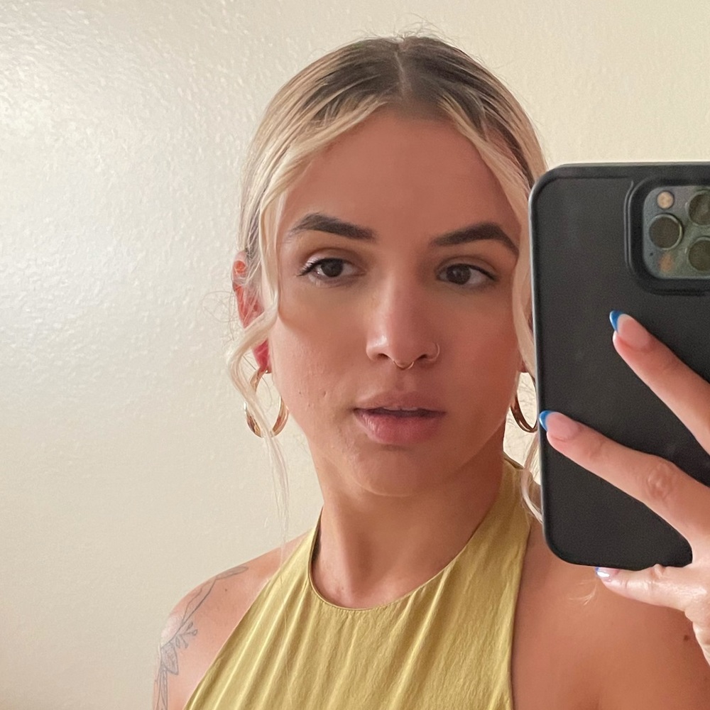 Meet your Posher, Beatriz